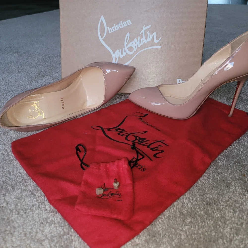 Christian Louboutin - Picture 4 of 6